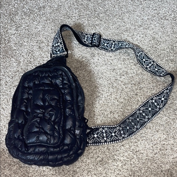 Simply Southern Black and White Crossbody Bag - Picture 1 of 1